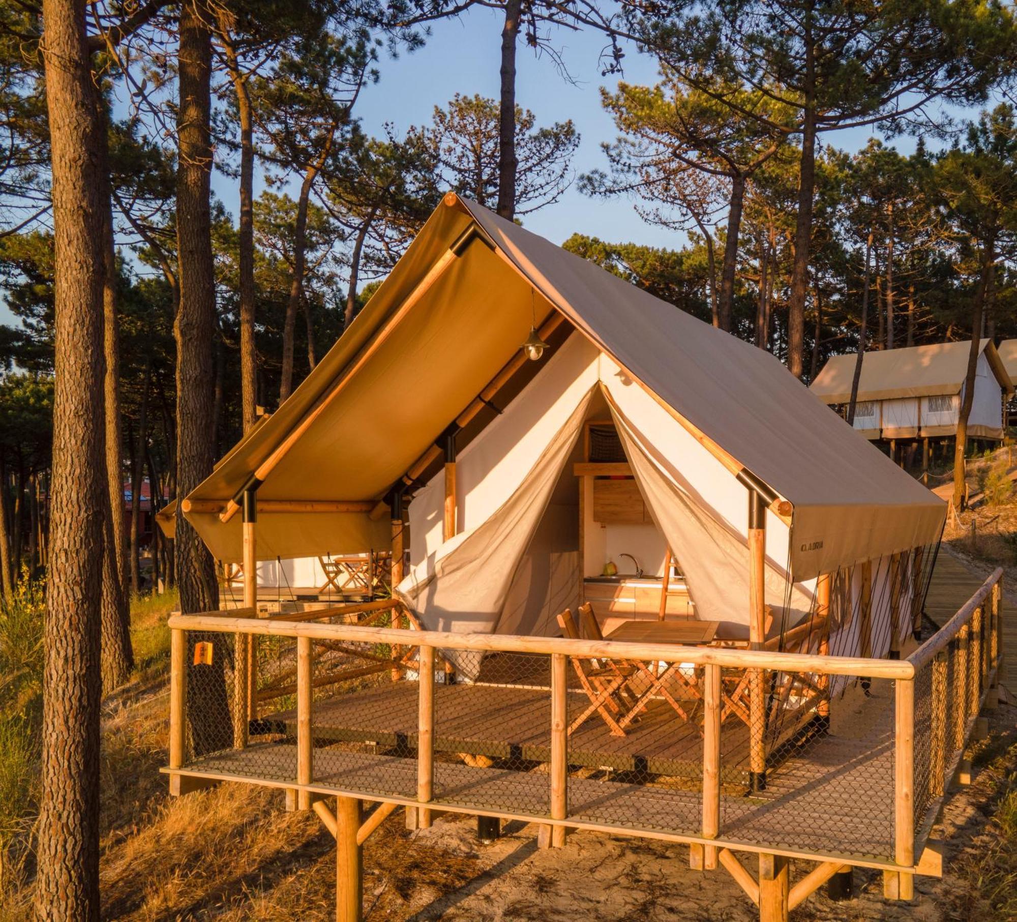 Ohai Nazaré Outdoor Resort Szoba fotó